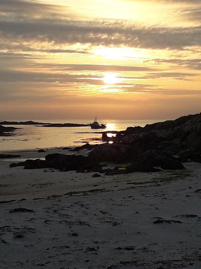 Swan View Lodge - North Uist ロッホマディー エクステリア 写真