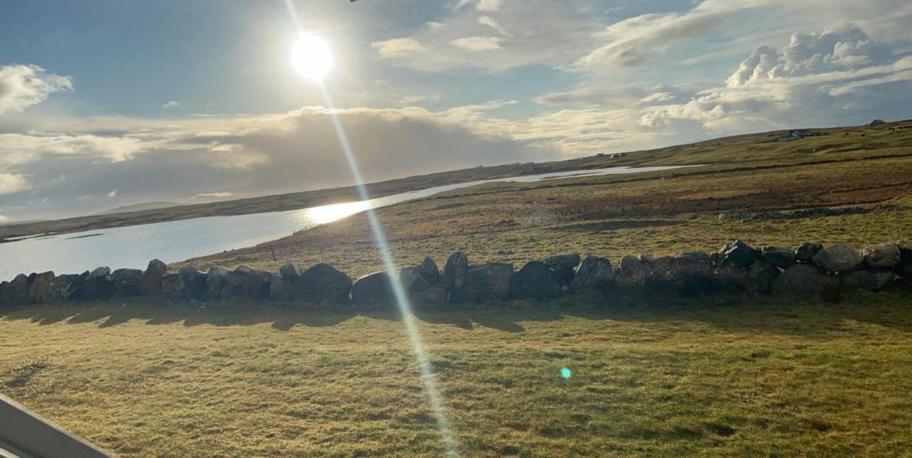 Swan View Lodge - North Uist ロッホマディー エクステリア 写真